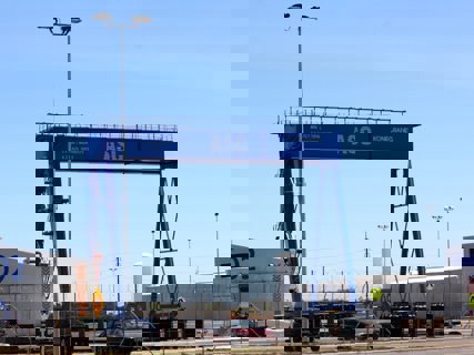 Goliath Mobile Crane, SA