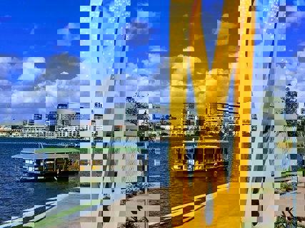 Brisbane River beacons add lasting colour to city entrance