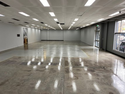 Worn out Dulux Trade Centre floor gets a Luxafloor facelift 